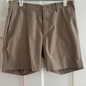 Uniqlo Men's Khaki Flat Front Shorts